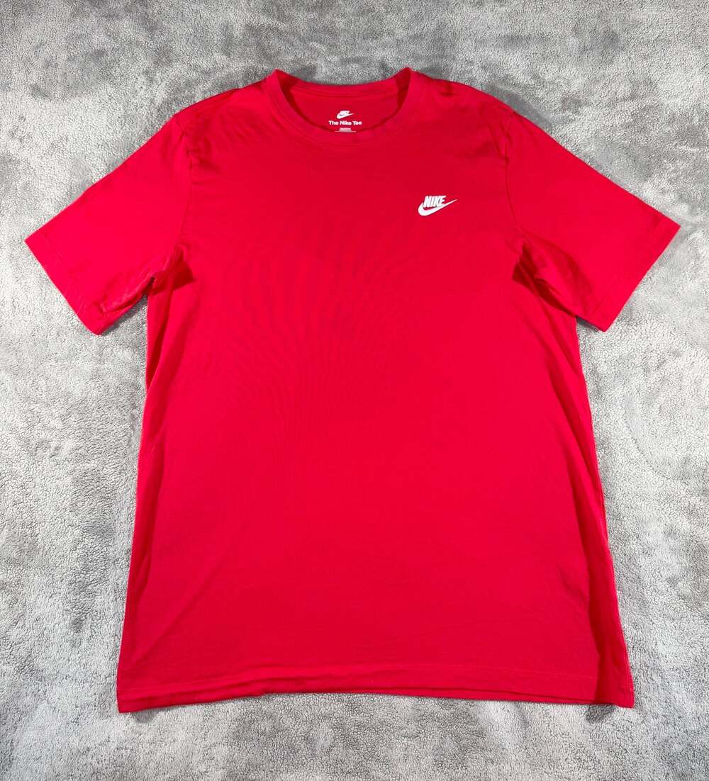 Nike Sportswear Club The Nike Tee Men's Red Embroidered Logo T-Shirt Size L